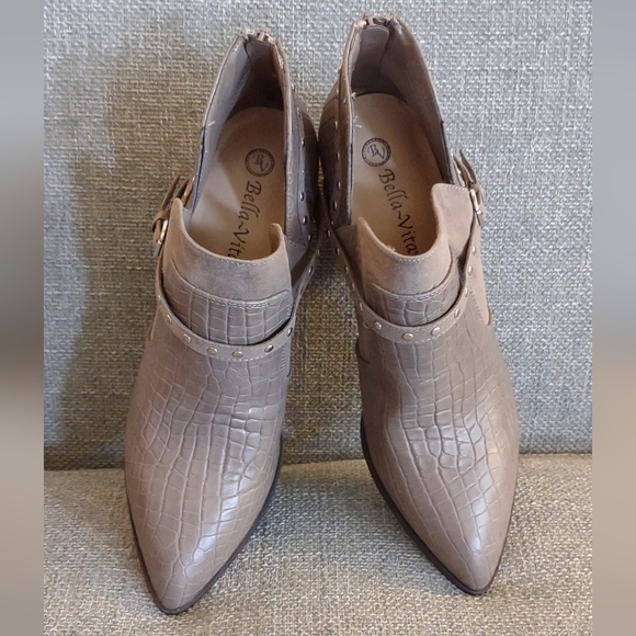 Firm Final price!*BellaVita bootie(10M) - Picture 3 of 4